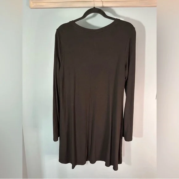 Forever 21 Basic Long Sleeve Swing Dress in Black - Picture 2 of 3